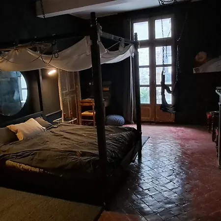 Love Room Perpignan - Week-End En Amoureux Perpignan - Love Room Pour Anniversaire ペルピニャン